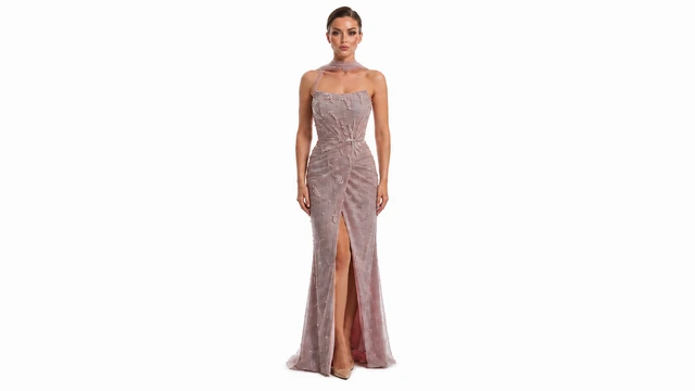 Muted rose gown with shimmering decoration, a fitted silhouette and a high front slit., photo 1